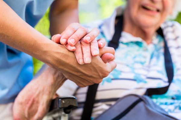 Alzheimer et maladies apparentées : conseils pour les aidants et les malades confinés