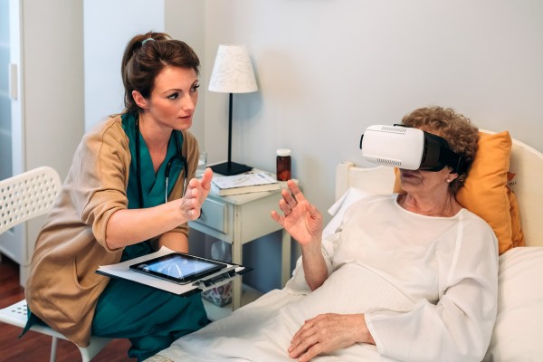 VIDÉO - Bliss : quand la réalité virtuelle permet aux malades de s'évader