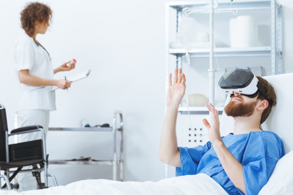 Quand la réalité virtuelle permet de soulager les douleurs à l’hôpital