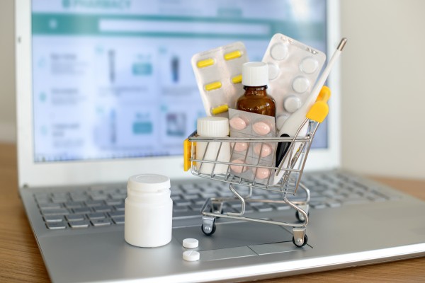 Amazon se penche sérieusement sur la vente de médicaments
