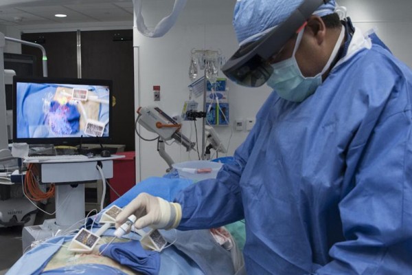 La réalité augmentée permettrait une vision à rayon X en temps réel aux chirurgiens