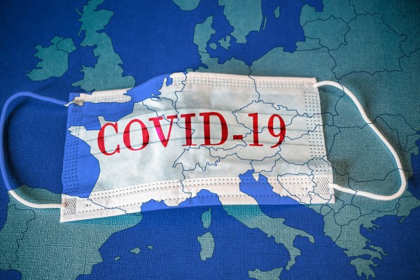 Coronavirus : comment la France a laissé fondre son stock de masques depuis 2011