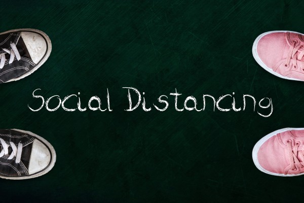 Maintenir la distance : tristesse à venir d’une socialité sans contacts ?