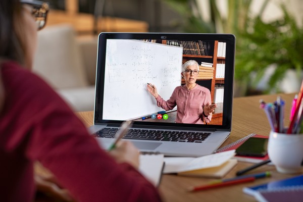 Google teste un écran connecté facile à utiliser pour les seniors