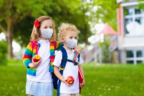 COVID-19 et enfants : le rôle des établissements scolaires dans la transmission du virus