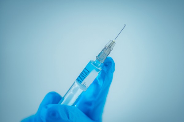 Un patient reçoit le premier vaccin « personnalisé