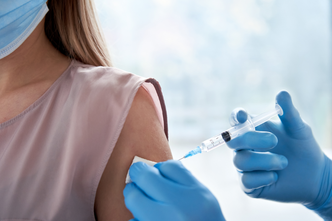 VRAI OU FAKE. Vaccin contre le Covid-19 : la prix Nobel Emmanuelle Charpentier a-t-elle dit que l'ARN a pour but de modifier l'ADN ?
