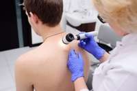 Faux espoirs et vrais dangers à l’ère de l’IA : la téléexpertise dermatologique sur le grill